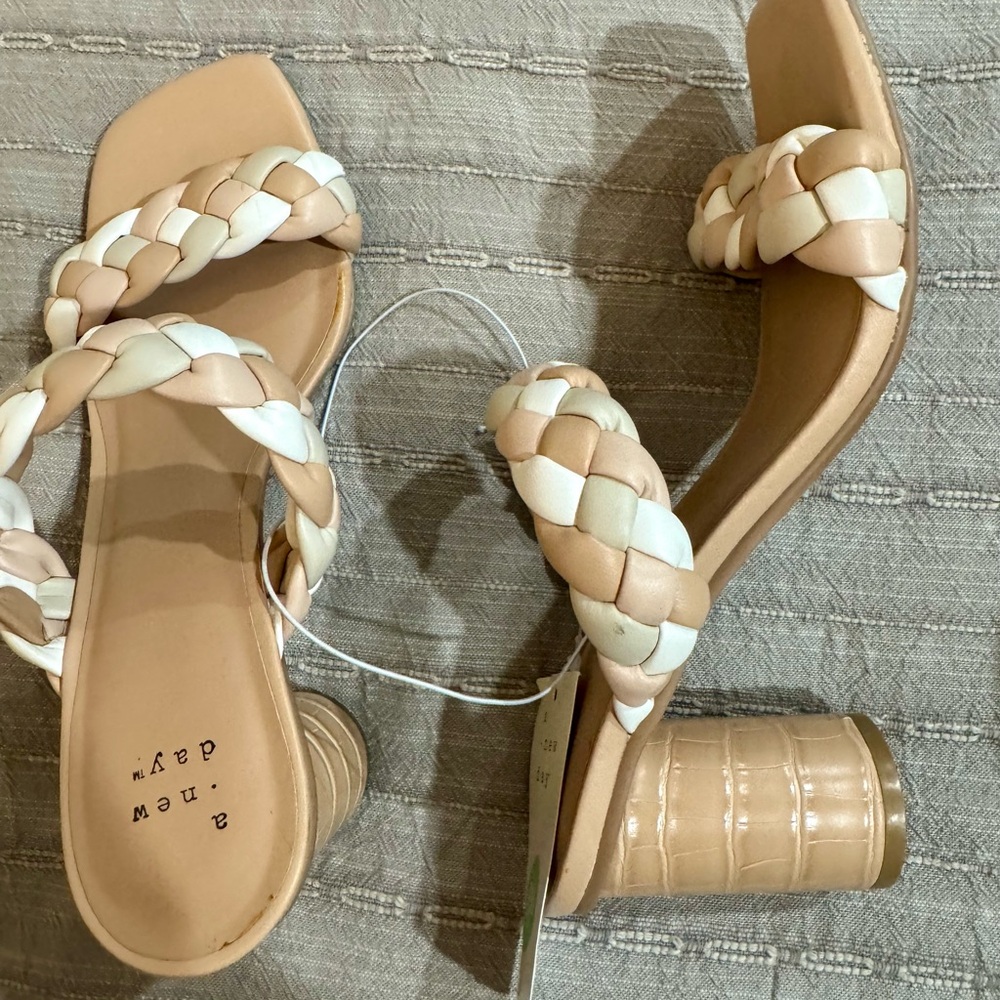 NWT a new day Sandals, size 8.5